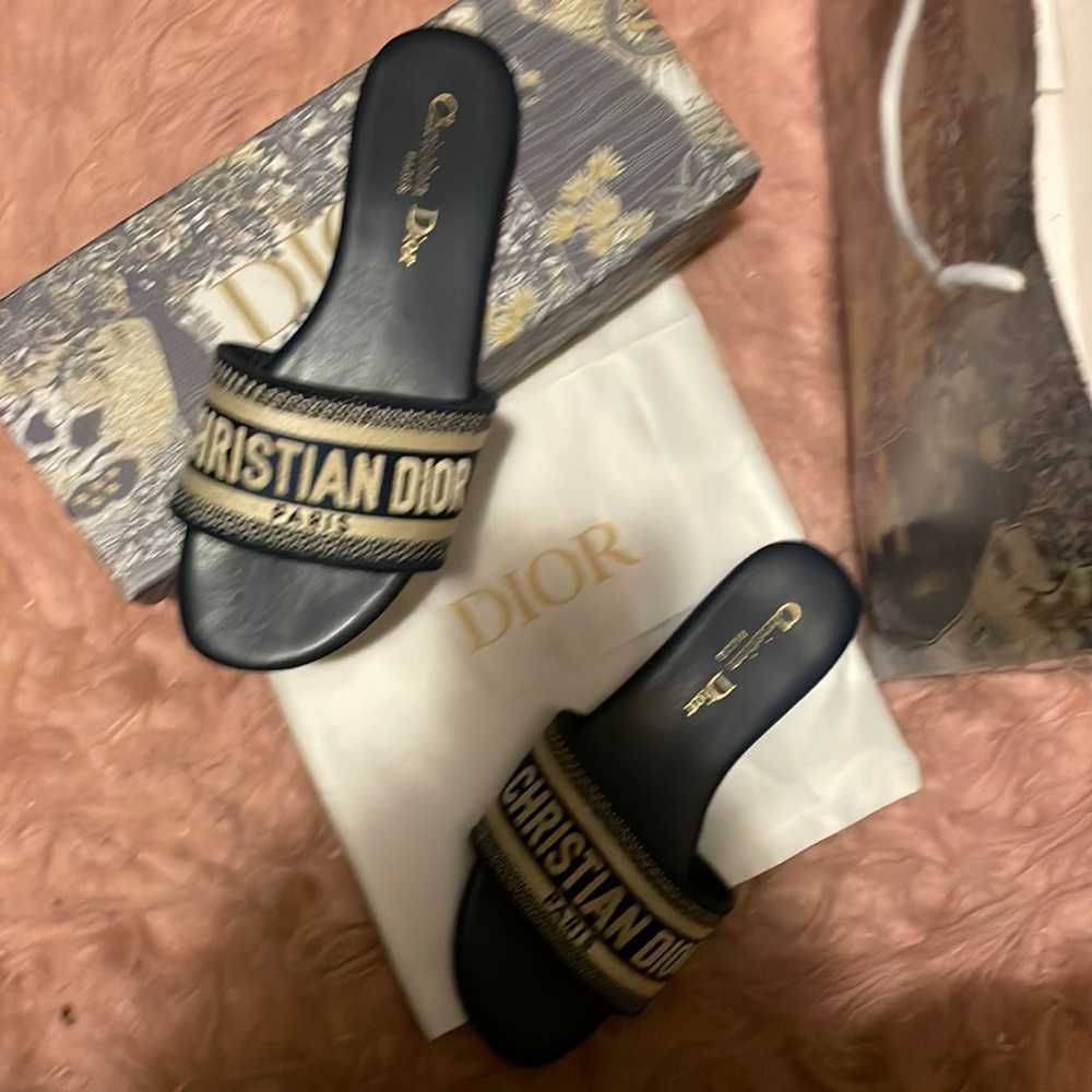 Christian dior slides 350$
